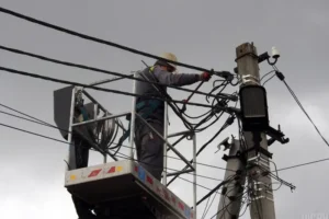 Зеленський анонсував збільшення оплати праці енергетиків