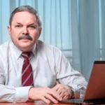 «Зупинятися не можна». Маринович застеріг українців від схвалення мирної угоди