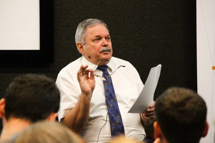 «Принцип корита залишився». Дисидент Маринович пояснив, чому війна не змінила українську владу