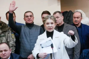 Тимошенко з соратниками подала скаргу до Вищої ради правосуддя на суддю Дубаса