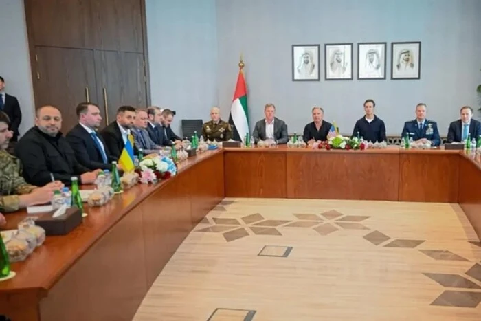 Перший день тристоронніх переговорів в Абу-Дабі завершився