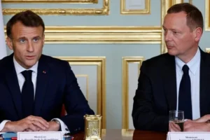 Зеленський пояснив, навіщо Макрон відправив свого посланця до Путіна