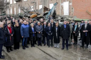 Шмигаль повіз європейських партнерів на київську ТЕЦ (фото)