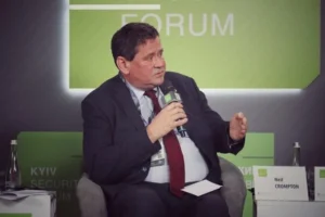 Україна вже змінює військове мислення НАТО, – посол Великої Британії Ніл Кромптон