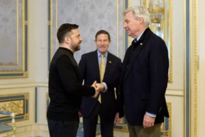 Зеленський обговорив із сенаторами США посилення санкцій проти тіньового флоту РФ