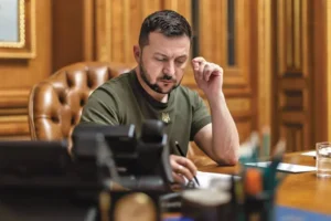 Зеленський розширив перелік посад у Дніпропетровській ОДА, які можуть обіймати військові