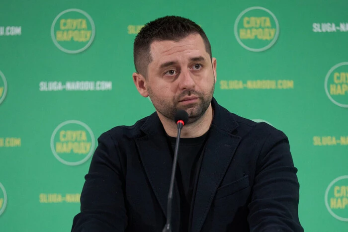 «Може діяти в складних умовах». Арахамія зробив заяву про кризу в Раді