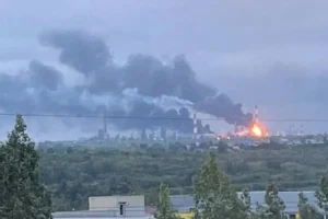 Президент прокоментував удар по Сизранському НПЗ Росії (відео)
