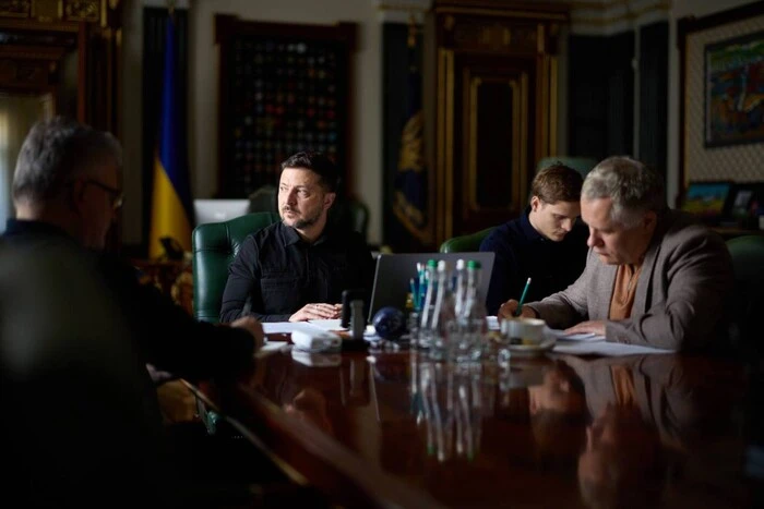 Зеленський поінформував канцлера Австрії про підготовку РФ до масованого удару