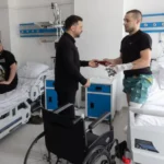 Президент відвідав та нагородив поранених військових на Рівненщині