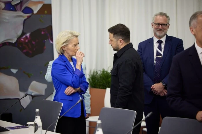 Зеленський обговорив з президенткою Єврокомісії пакет підтримки Україні