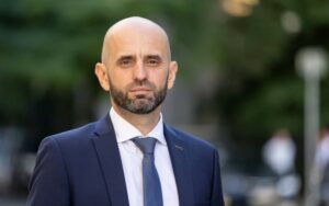 Укрнафта відновила відпуск пального на пошкоджених АЗС у Києві